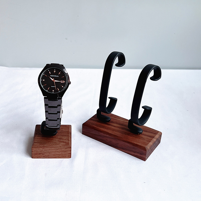 Wooden C-Shaped Watch Holder J - Jewelry And Watches Inc recension och pris