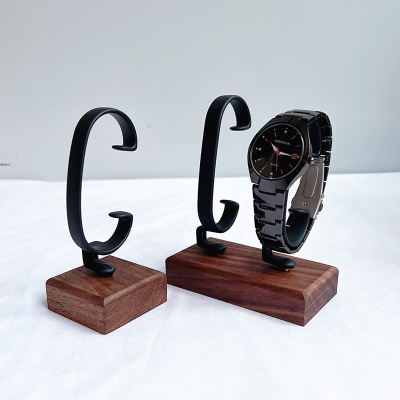 Wooden C-Shaped Watch Holder J - Jewelry And Watches Inc recension och pris